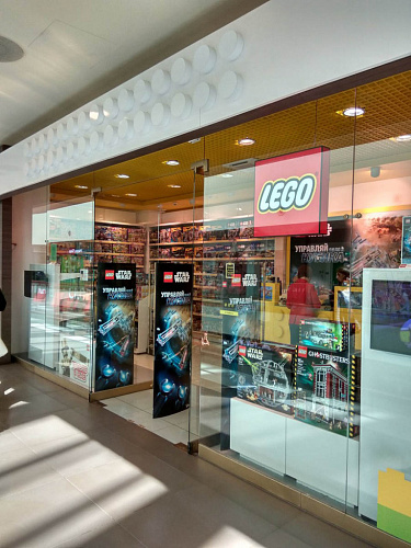 LEGO, сеть магазинов - освещение рис.1